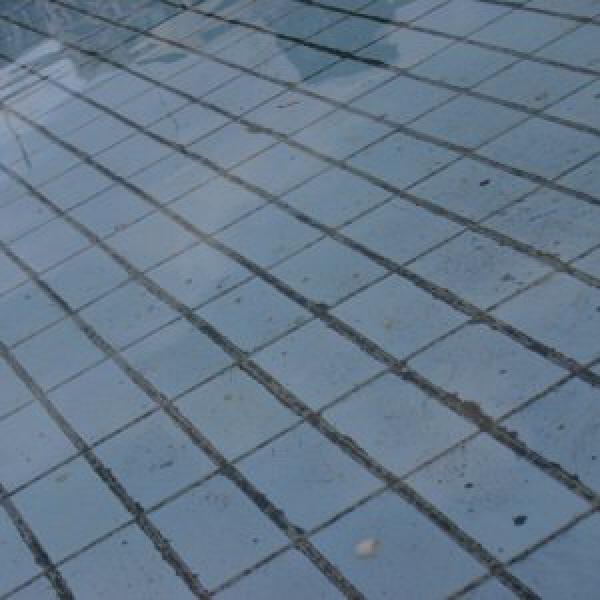 Tiles in Trafalgar Sqare fountains
