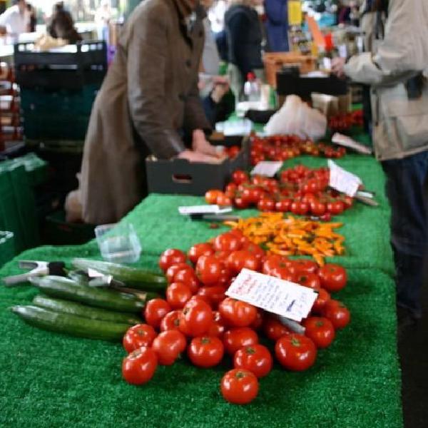 Tomato stall