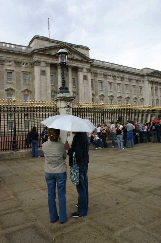 Raining at Buckingham Palace