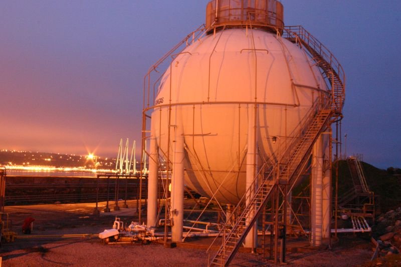 Globular tank