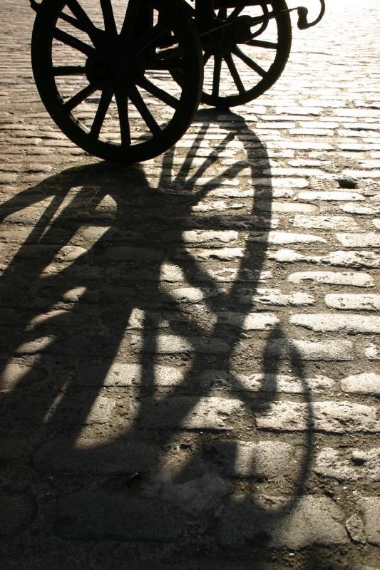 Spoked shadows