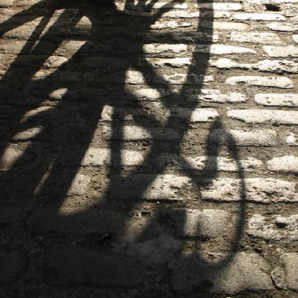 Spoked shadows