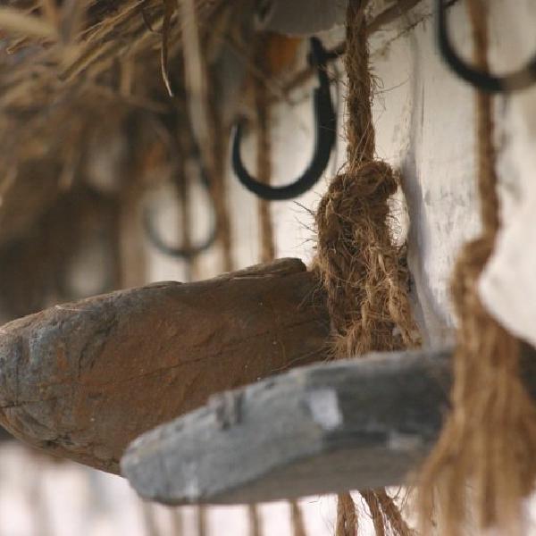 Thatch holder