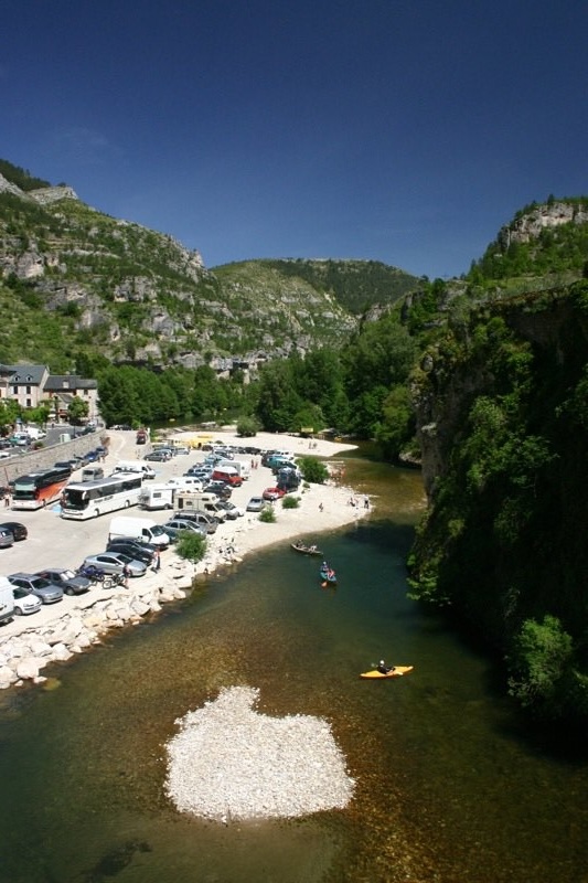 Canoeing in the tourist hotspot