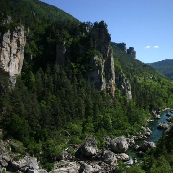 Looking through the Gorges du Tarn