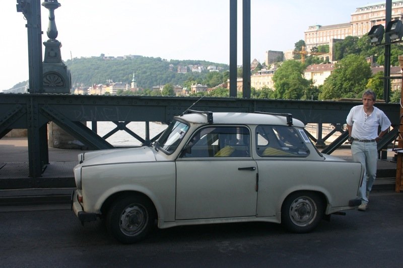 Ickle car on the bridge