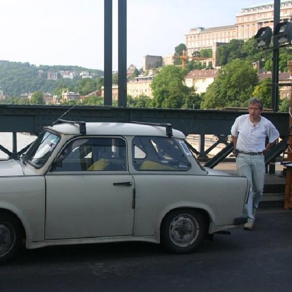 Ickle car on the bridge