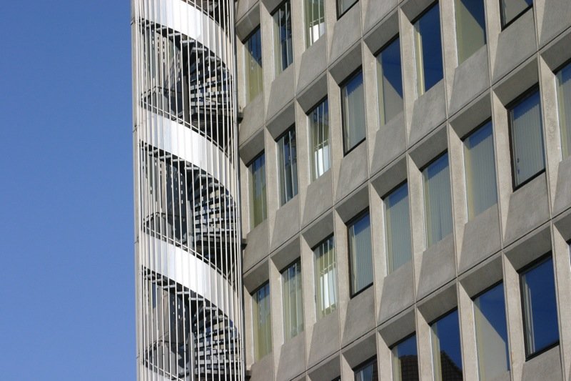 Swirling up the outside
