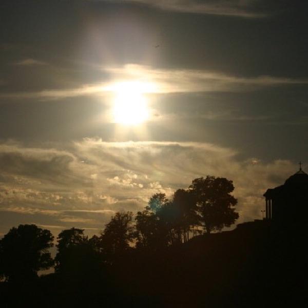 Grabkappelle mit sonne