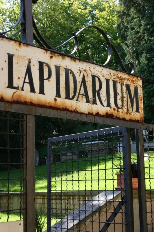 Lapidarium sign