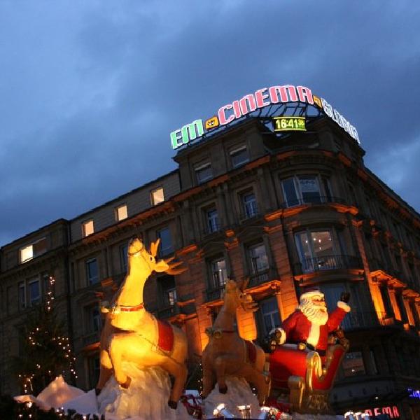 Santa Claus is coming to town