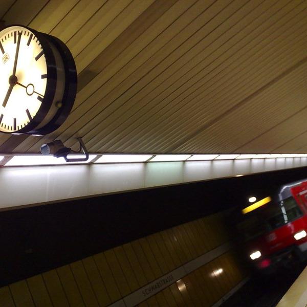 Der Zug fährt ein