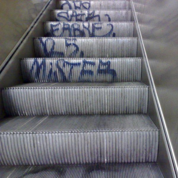 Graffiti'd rolltreppen