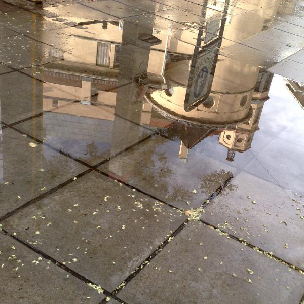 Markthalle in spiegelbild