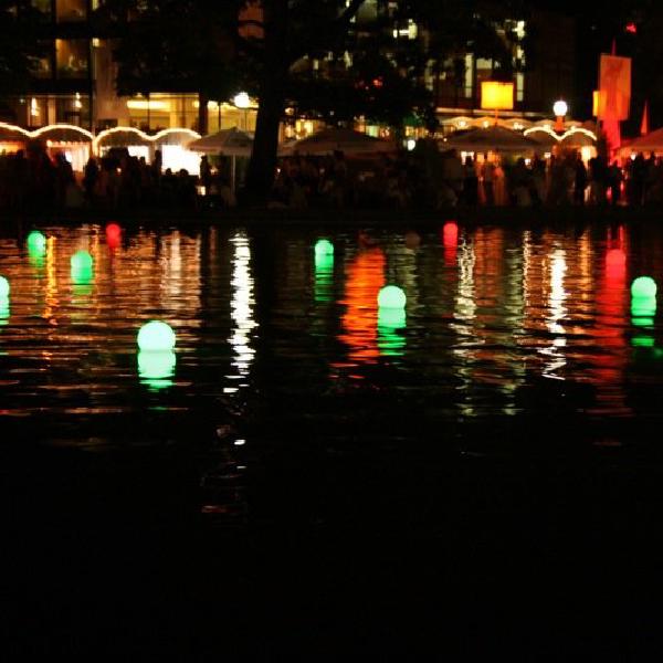 Floating lights