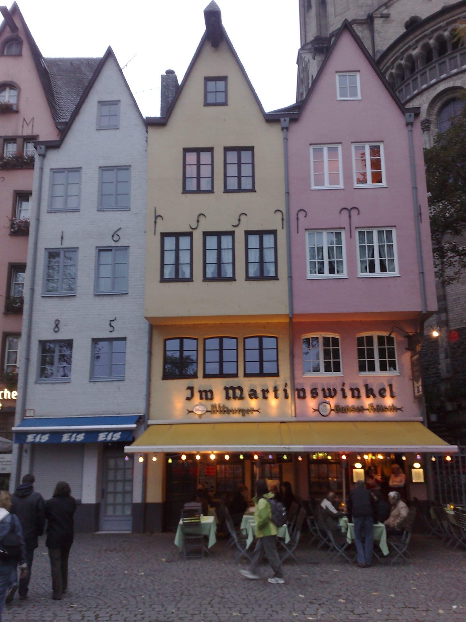 Köln has pretty buildings too