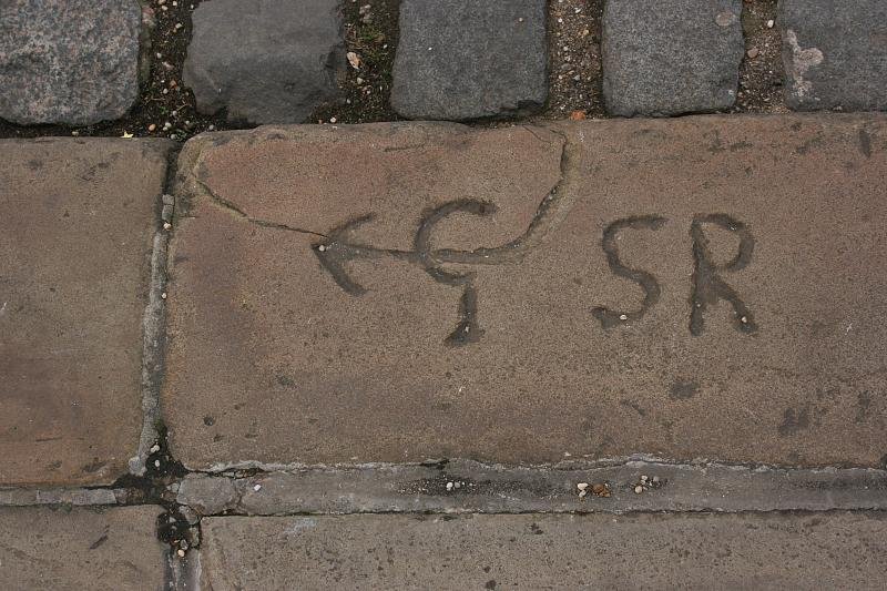 <- G SR