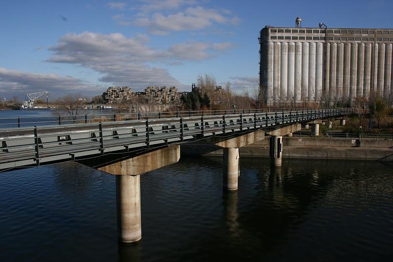 Trains to the silos