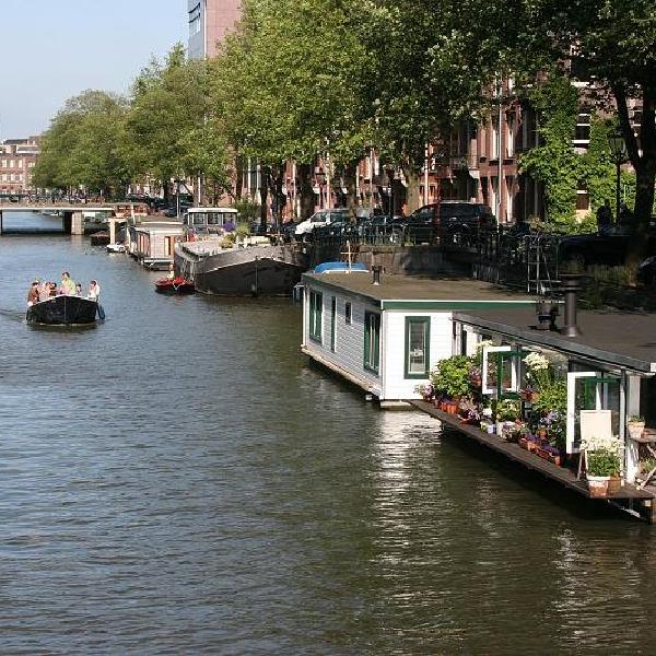Living on the canal