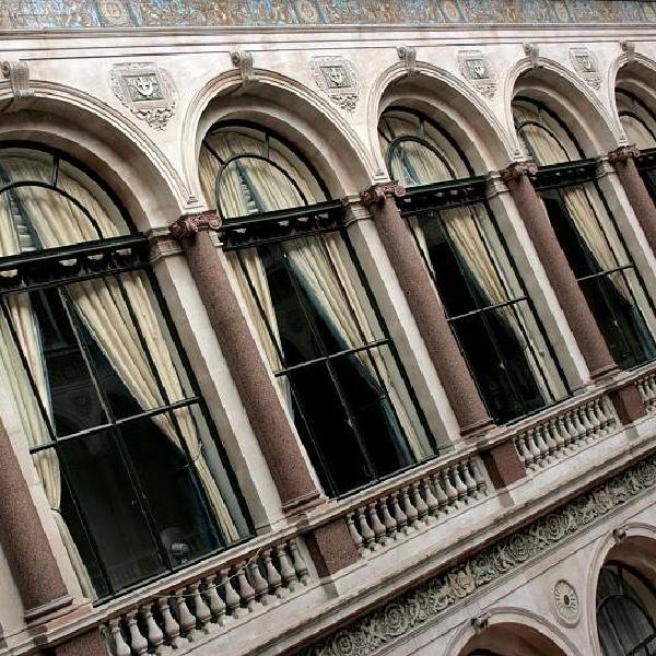 Arches in the FCO