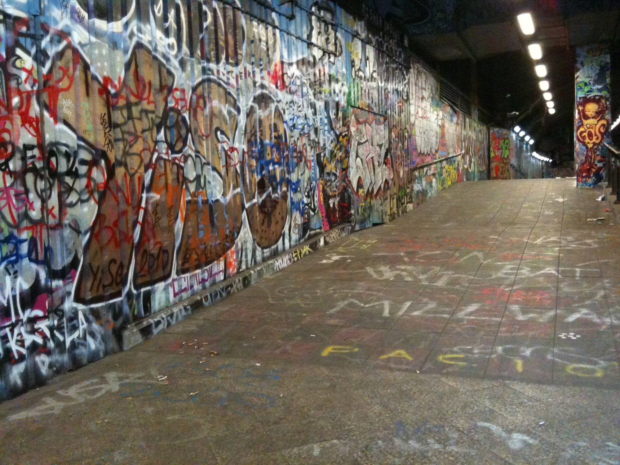 Graffiti tunnel