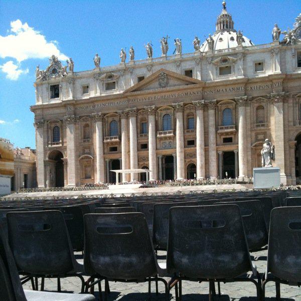 (awaiting) an audience with the Pope