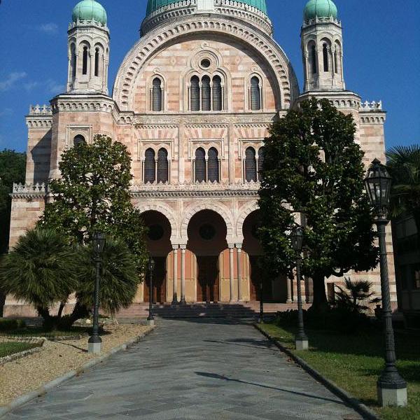 Looking through to the Synagogue