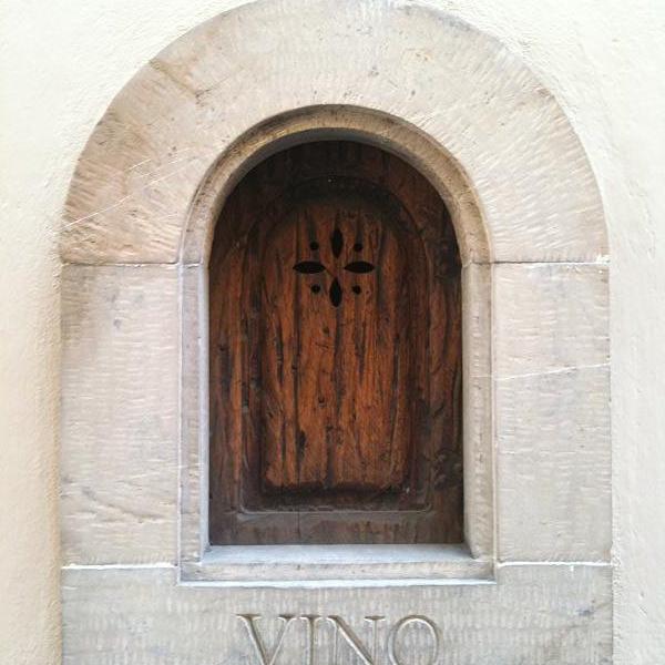 Vino hatch