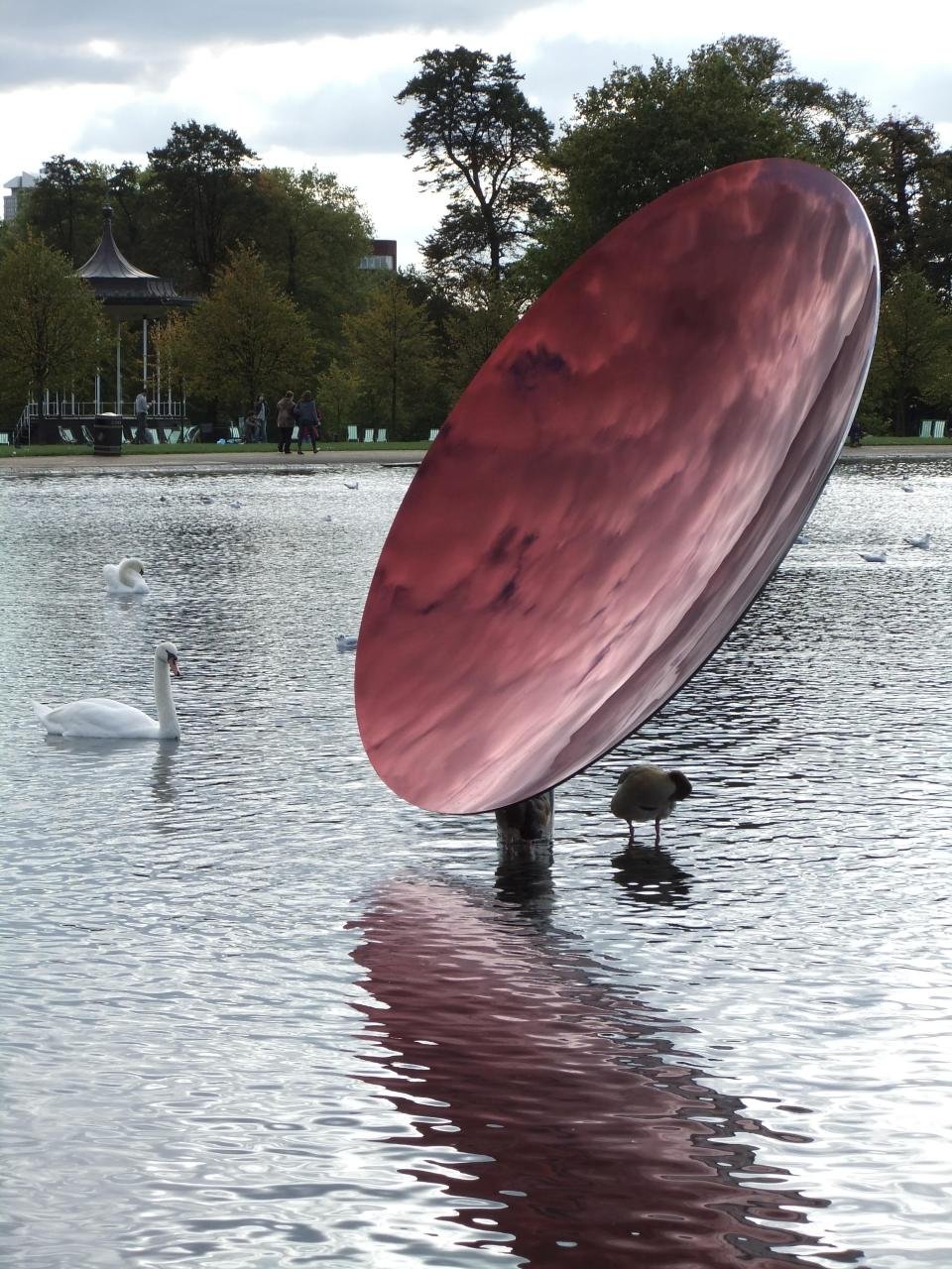Mirror in the lake