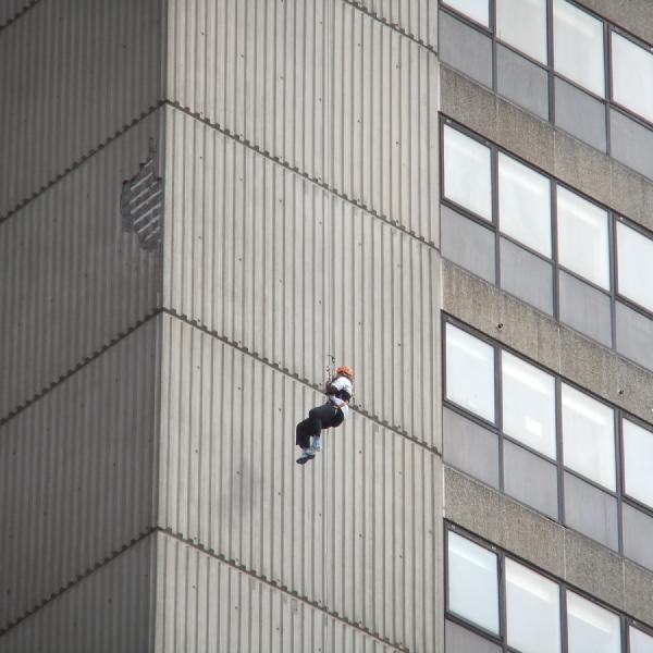 Aborted abseiling