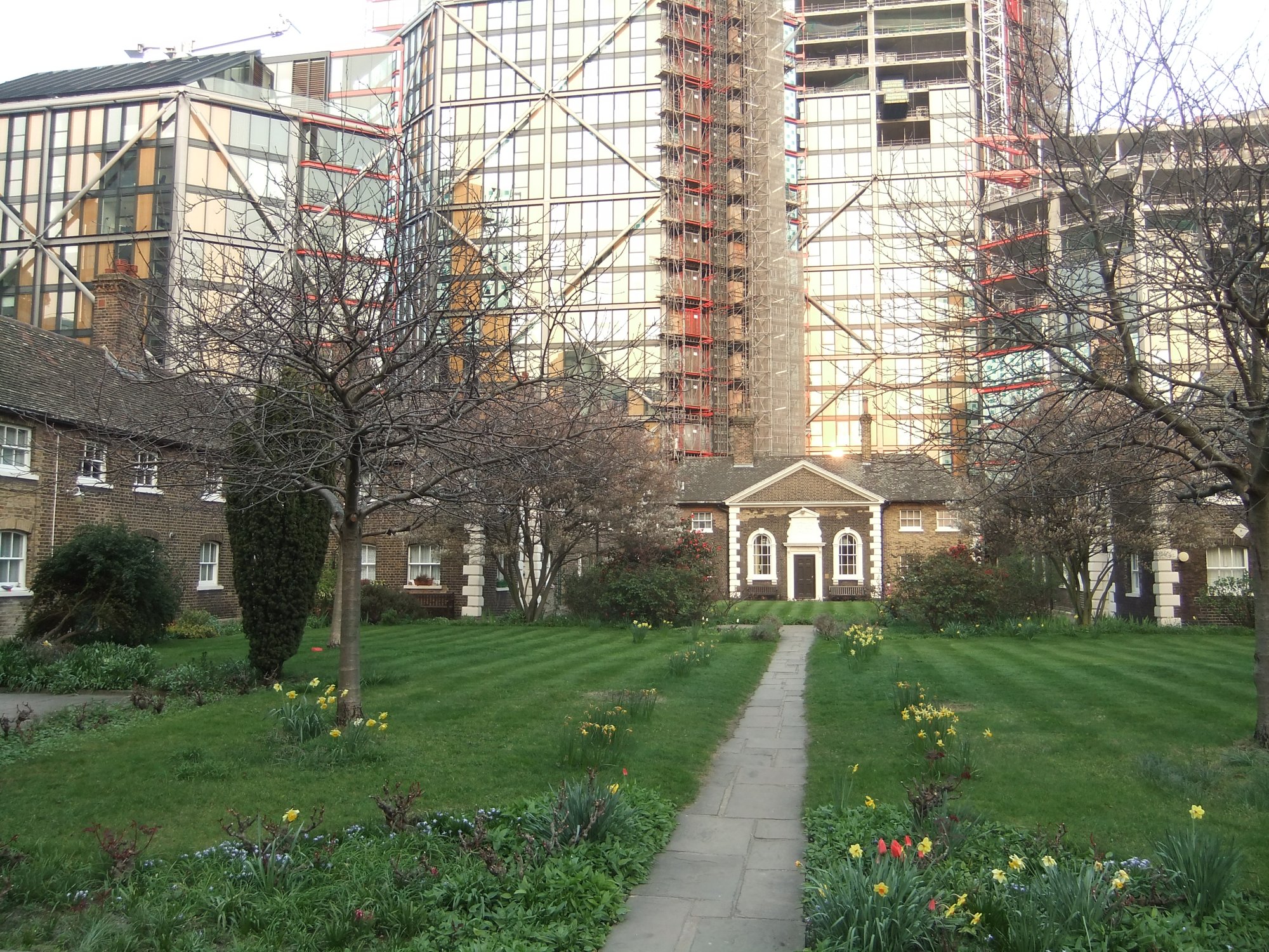 Nestling in Bankside