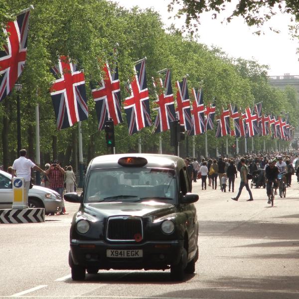 Cab on the Mall