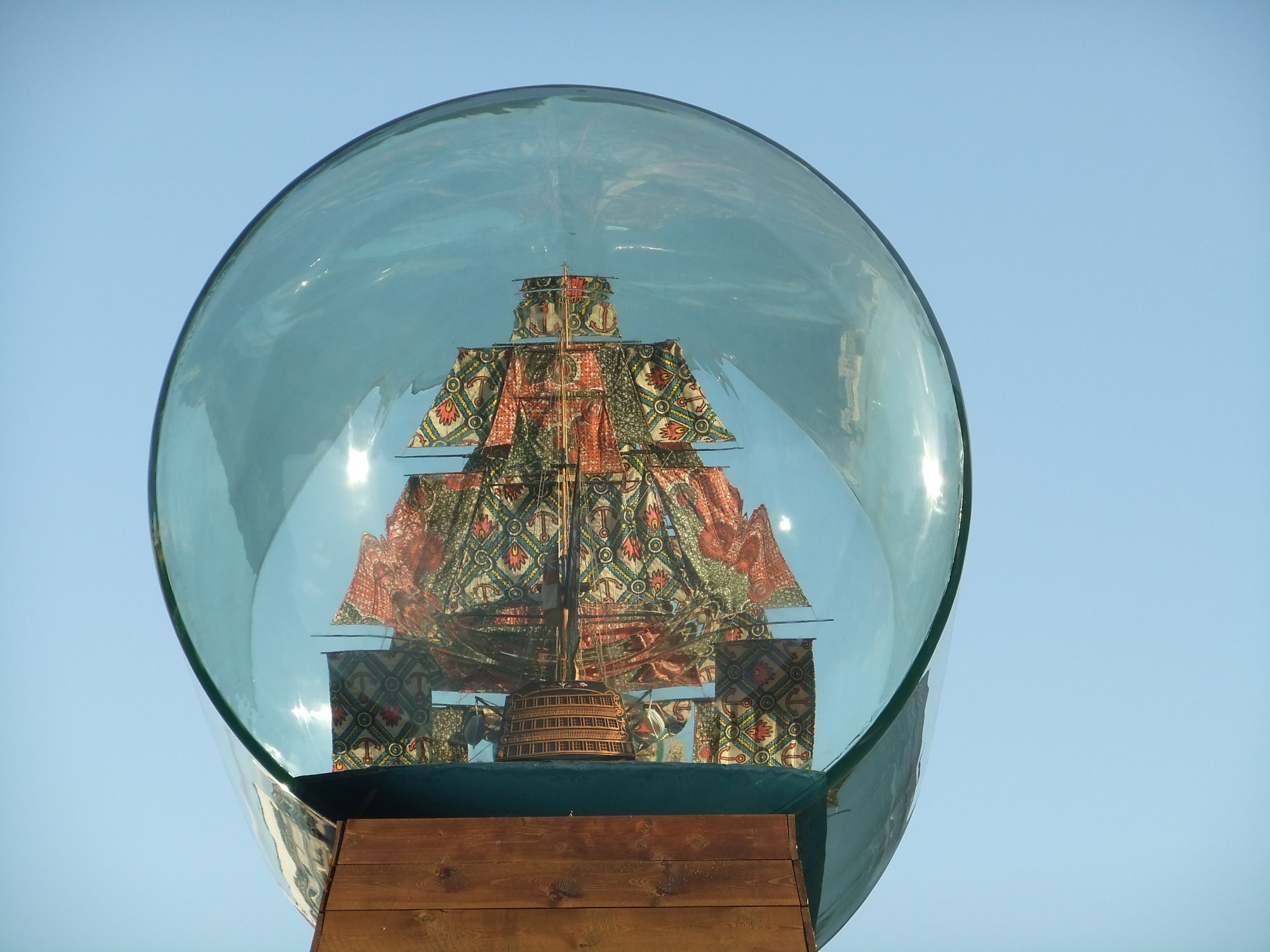 Ship in a bottle