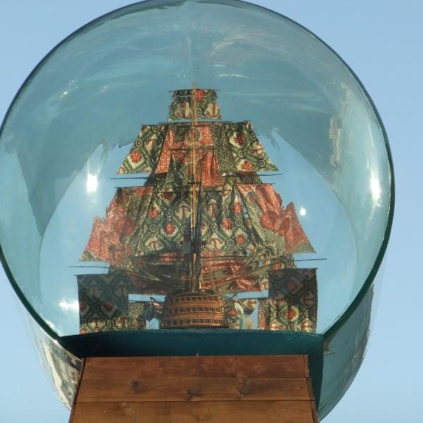 Ship in a bottle