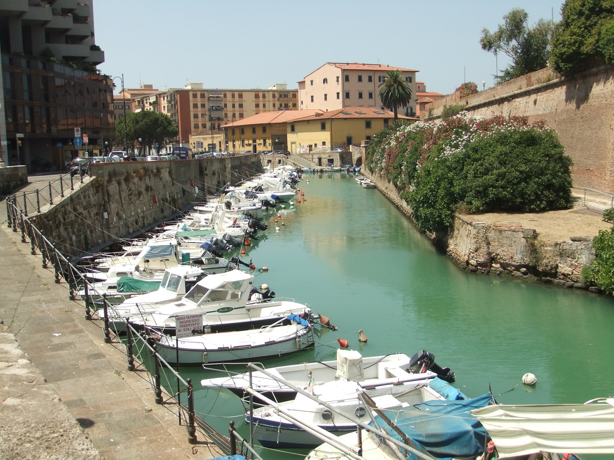 Boats by the fort