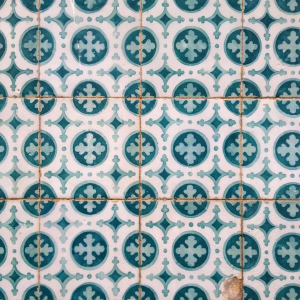 Broken pattern