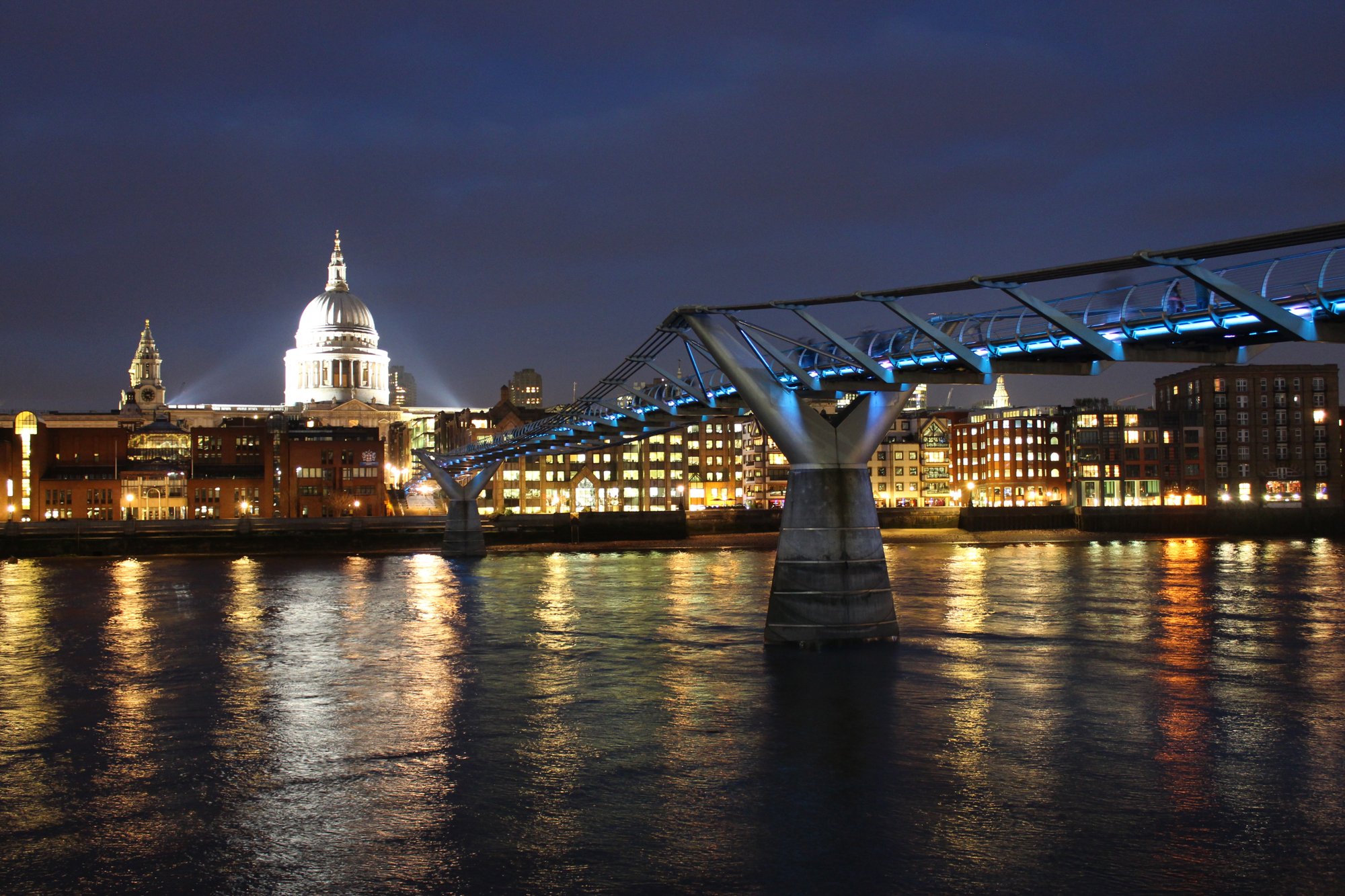 Crossing to St Pauls