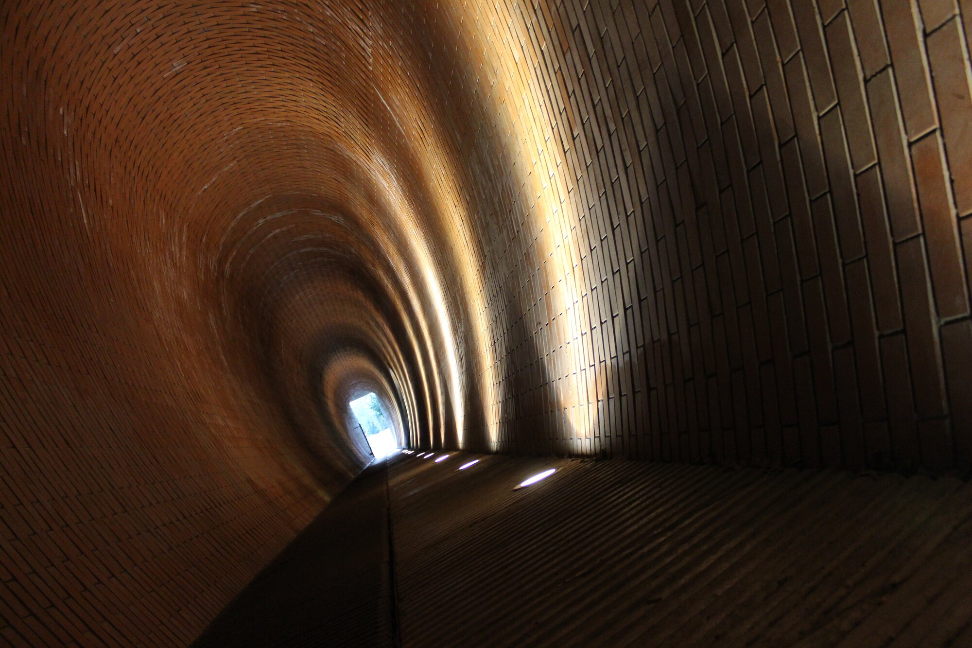 Tunnel impression