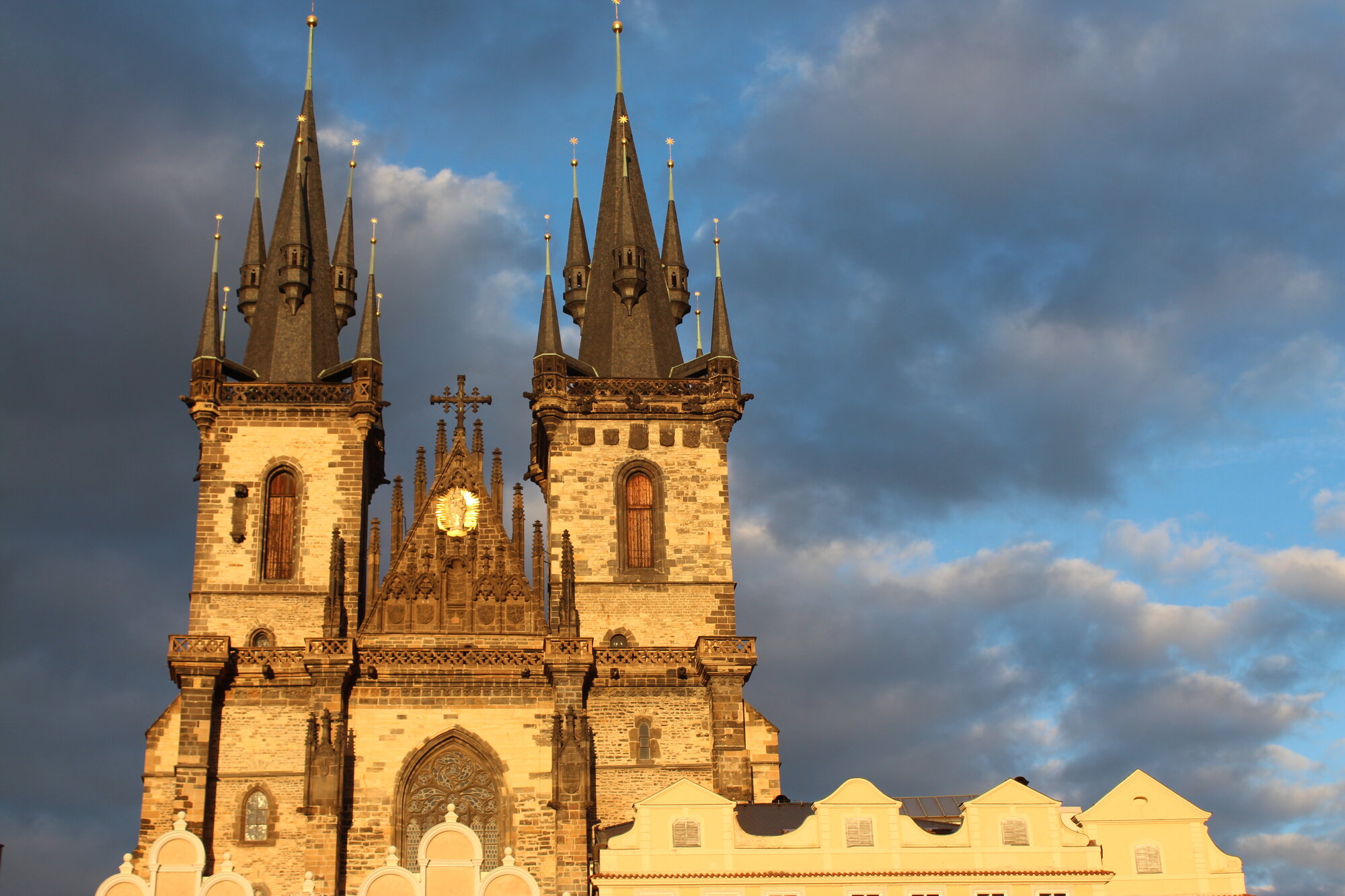 Týn towers