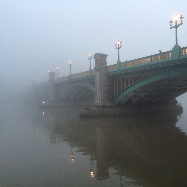 Disappearing into Southwark london fog southwarkbridge