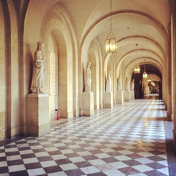 Dans Le Château de Versailles