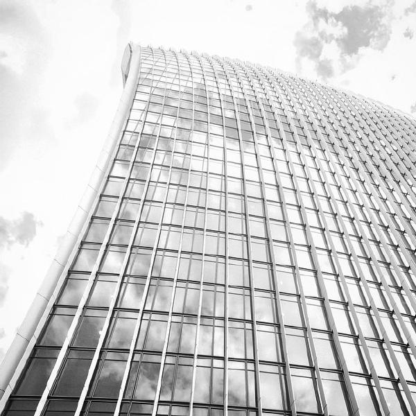 Looking up to the Walkie Talkie