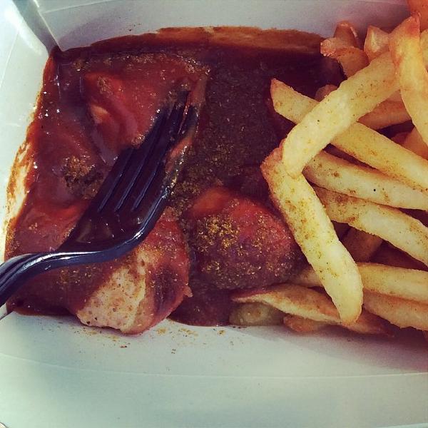 Mmm Currywurst mit Pommes