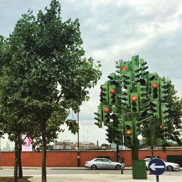 Traffic Light Tree vs nature