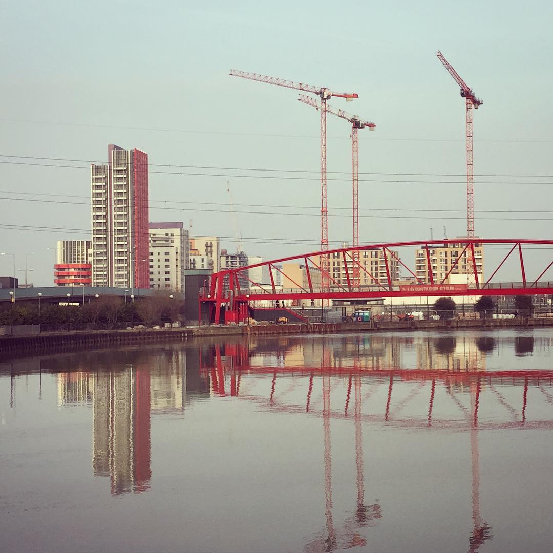 Bridge to London E16