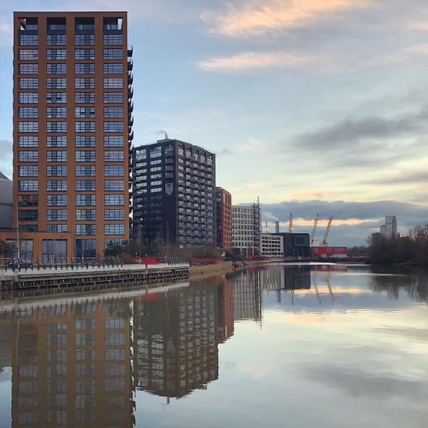 A cold afternoon walk at Bow Creek