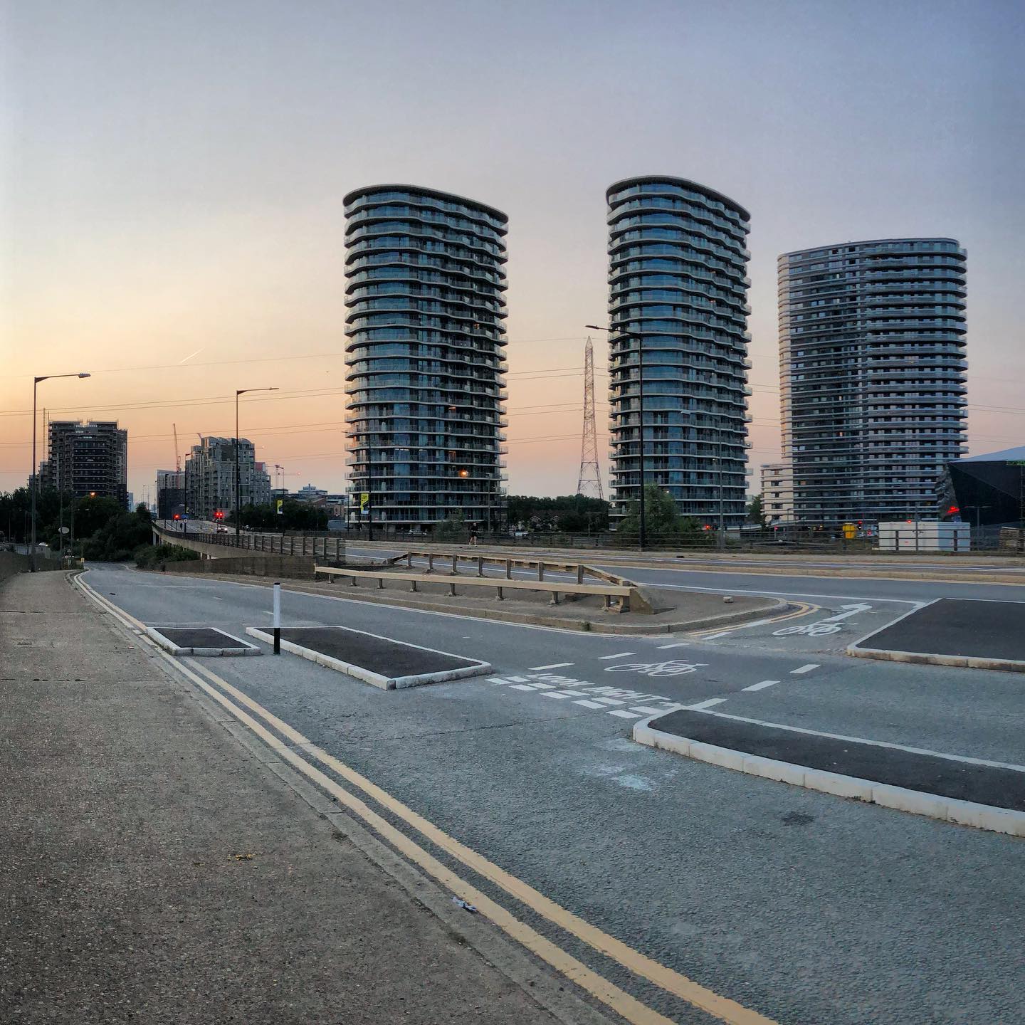 Slightly confusing new cycle infrastructure on Silvertown Viaduct