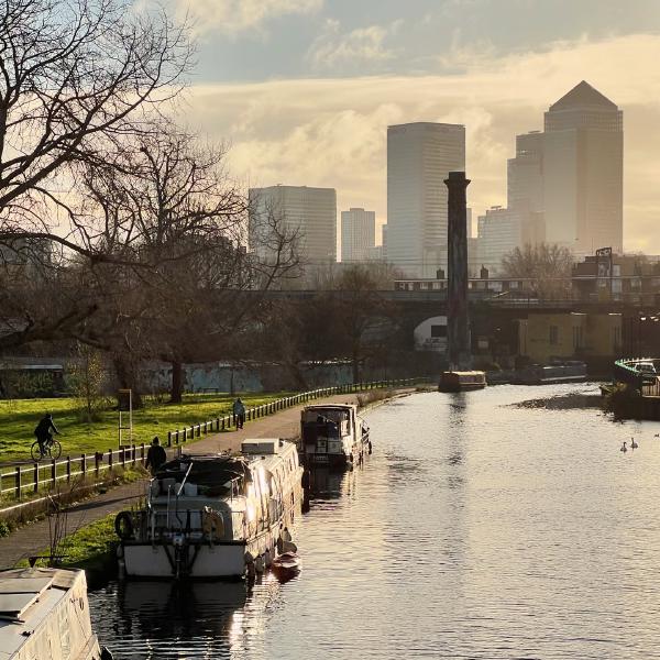 A glimpse of Regents Canal