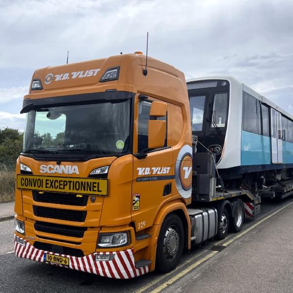 New DLR Carriage